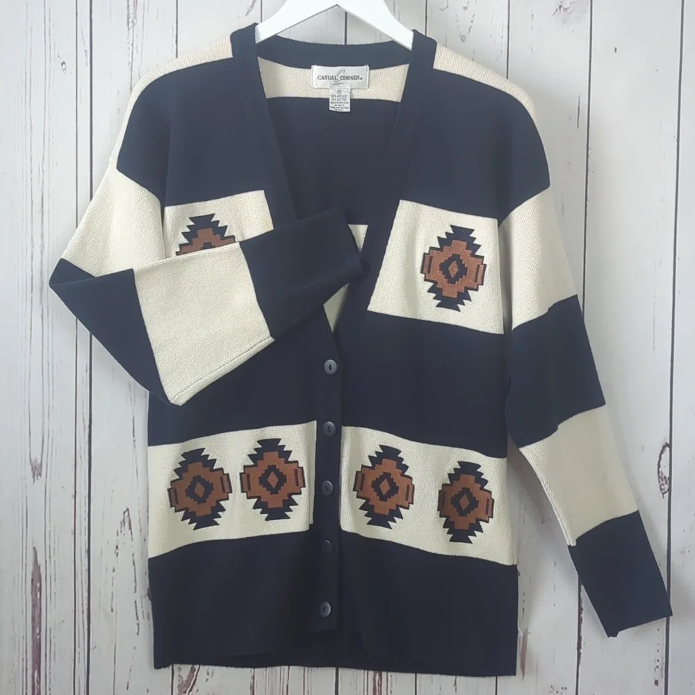 Vintage Casual Corner Navy Blue and Cream Preppy Aztec Women's‎ Cardigan Medium
